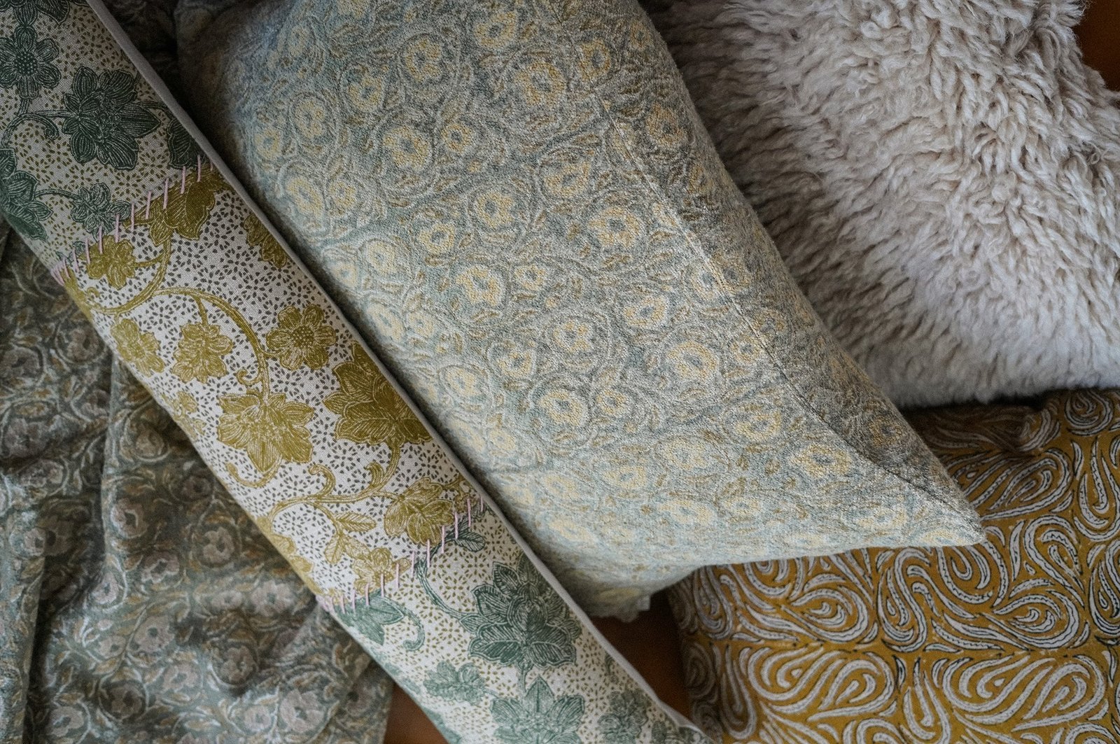 Vine Extra Thin Lumbar Pillow - Image 2